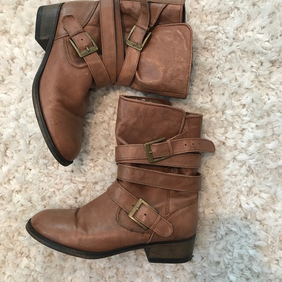 Steve Madden Shoes - Steve Madden chestnut strap boots